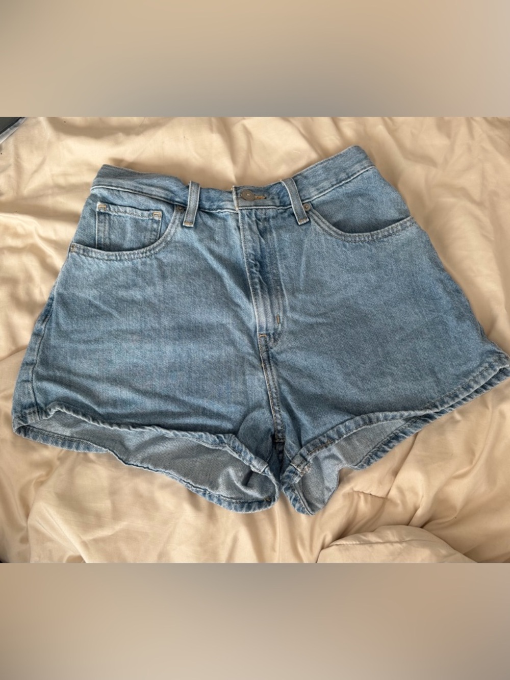 Levi’s high waisted mom shorts size